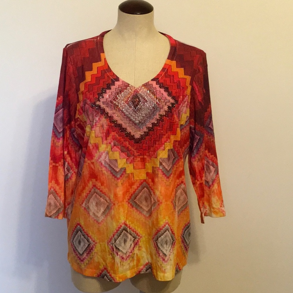 B.L.E.U. VNeck Tribal Print Ribbed TShirt SzXL
